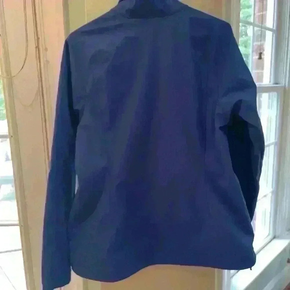 REI Women’s Jacket Like New, Medium - Picture 7 of 9